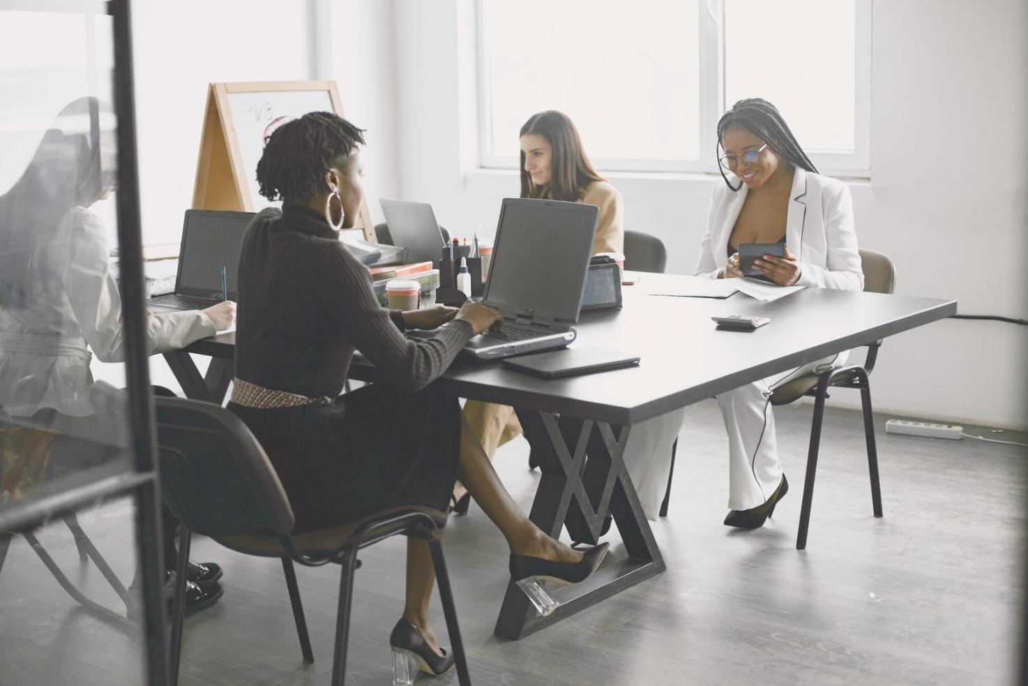 Análisis de estrategias de negociación empresarial en España 2025